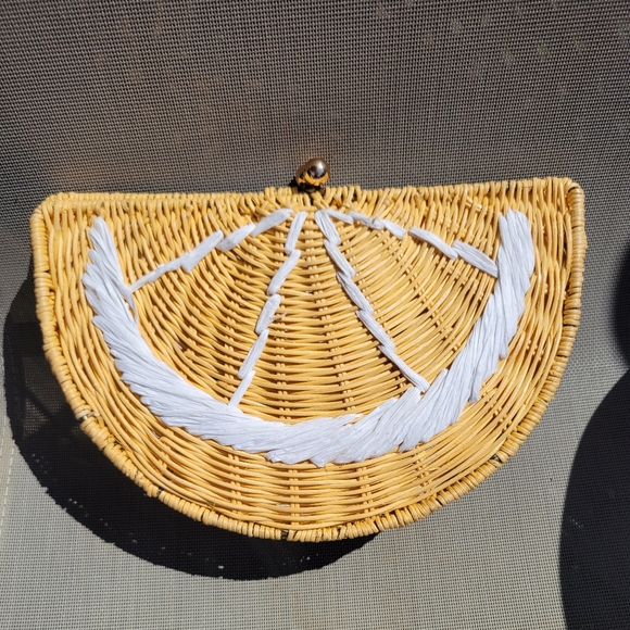 Tabitha Brown Handbags - 🛒🛍️💥Vintage limited edition Tabitha Brown lemon Wedge clutch in rattan cute